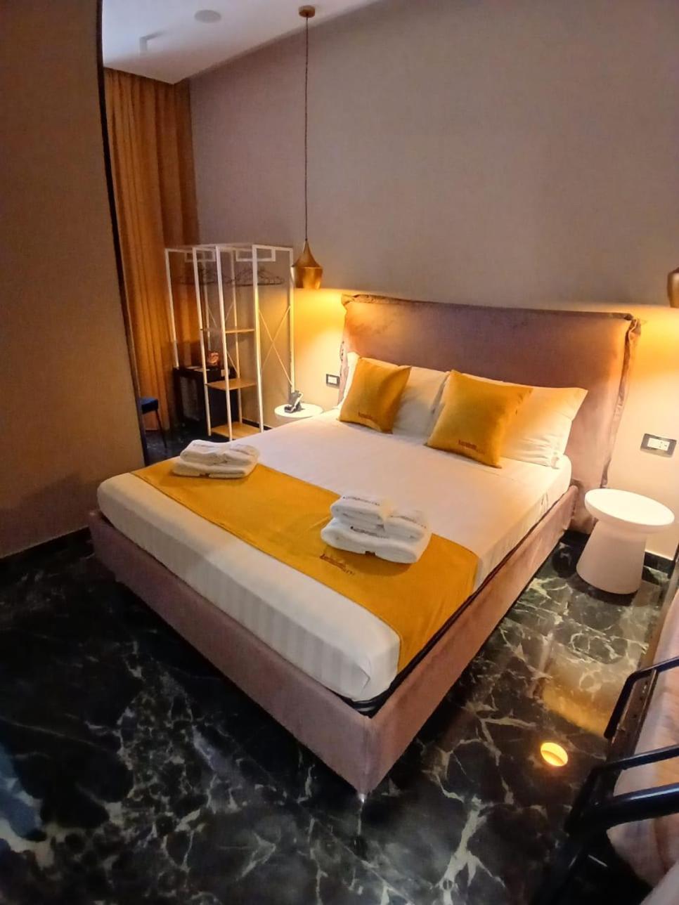 Lucignoloroom Stazione Maison d'hôtes Naples