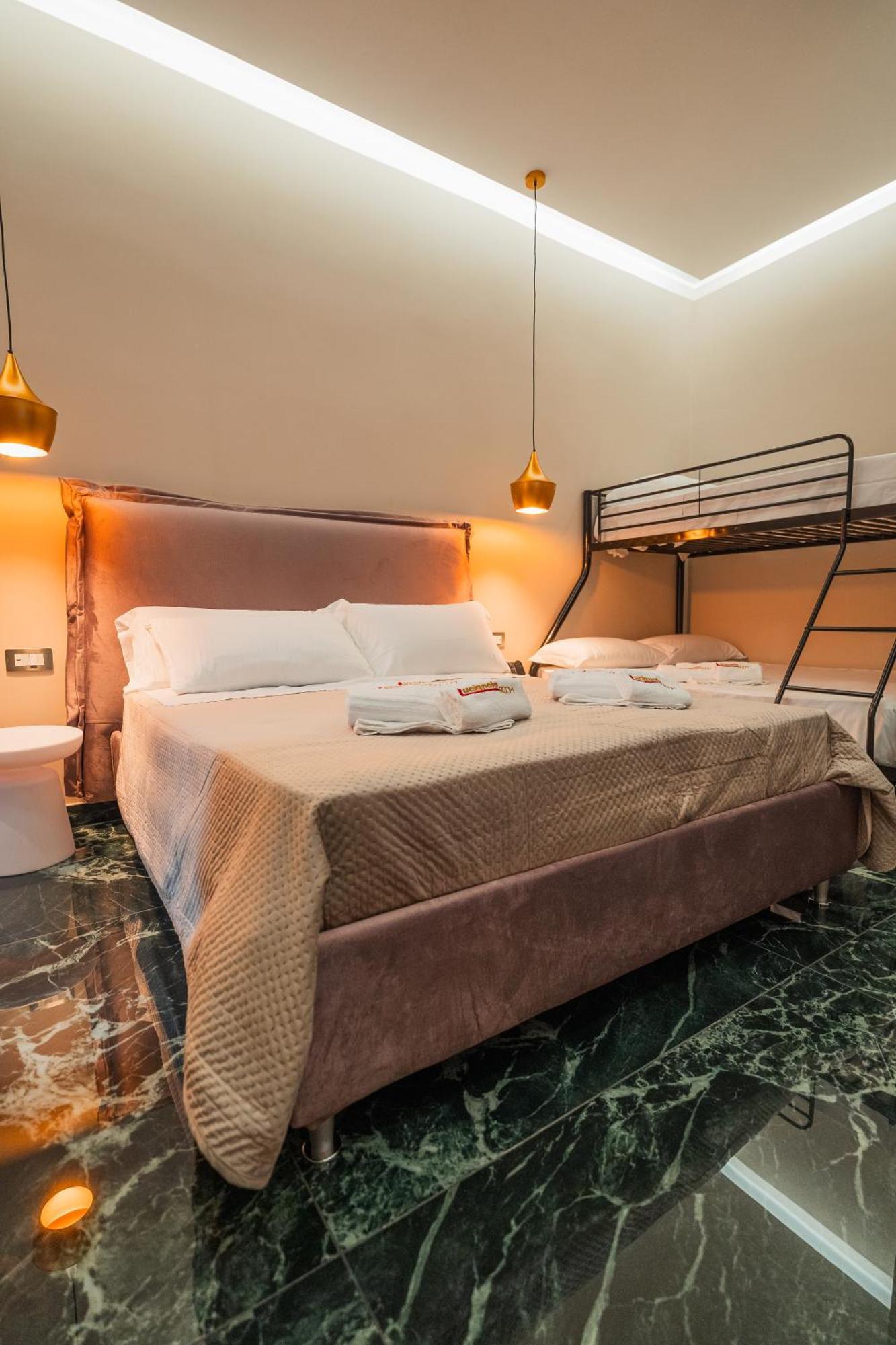 Lucignoloroom Stazione * Neapel